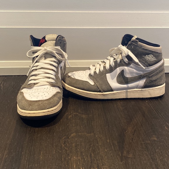 Jordan 1 Retro High OG - Picture 2 of 7